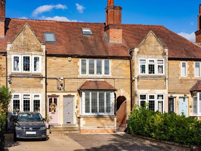 House for sale in Bromsgrove, Worcestershire