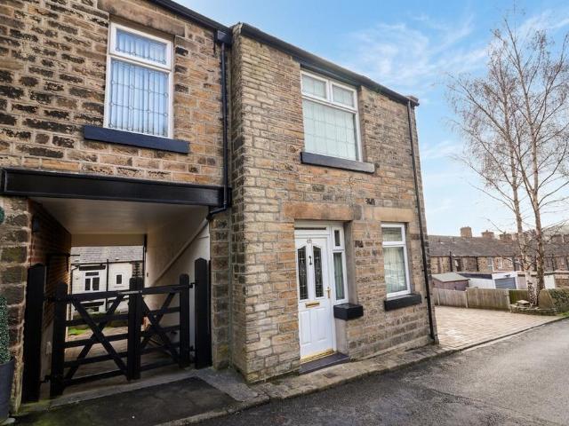 House for sale in Charlesworth, East Midlands