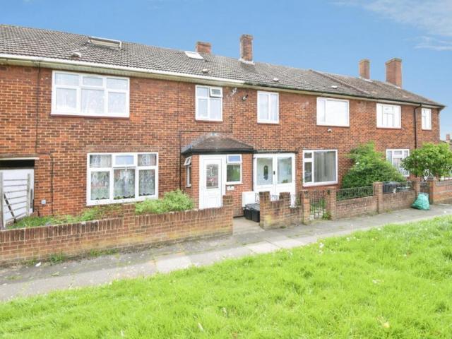 House for sale in Hainault, Greater London