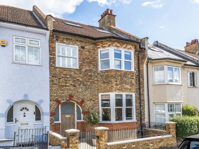 House for sale in Tulse Hill, Greater London