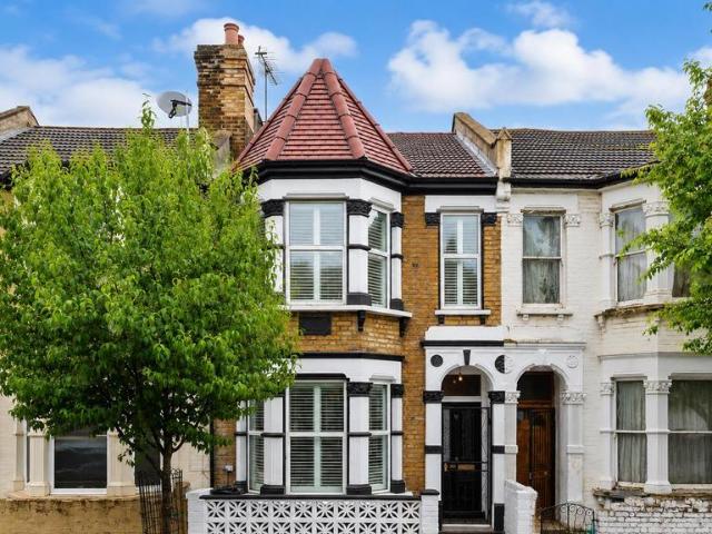 House for sale in London Borough of Hackney, Greater London