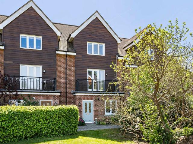 House for sale in Pachesham Park, Surrey