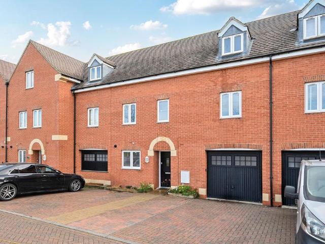 House for sale in Harrowden, Bedford