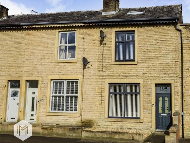House for sale in Kirklees, Bury