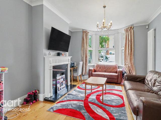 House for sale in Woodford Green, Greater London