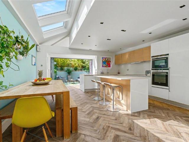 House for sale in Clapham Junction, Greater London