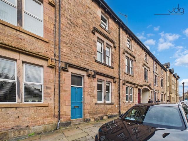 House for sale in Greaves, Bare