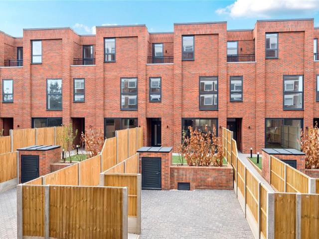 House for sale in Woodford, Greater London