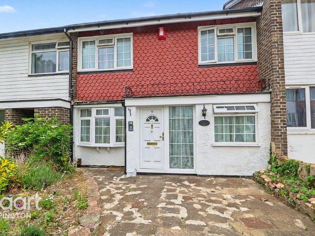 House for sale in Ramsden, Greater London