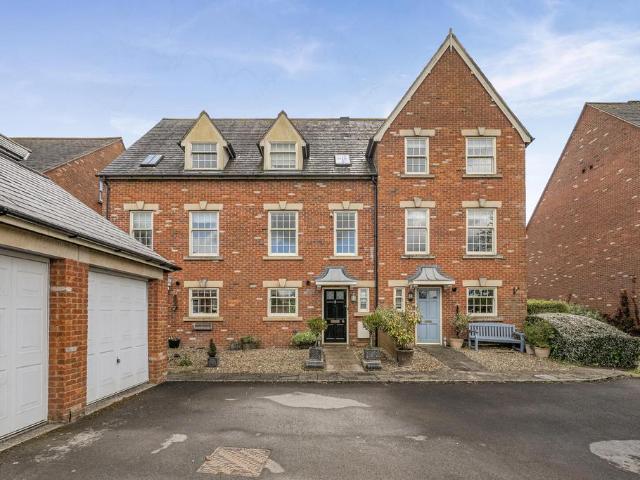 House for sale in Devizes, Wiltshire