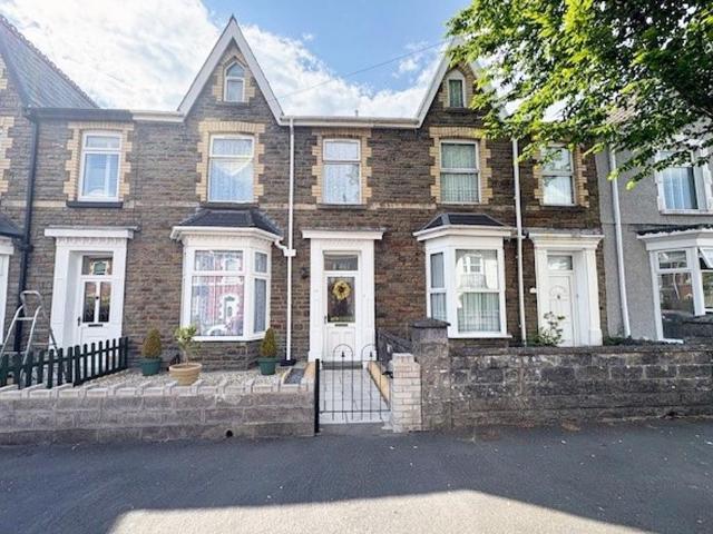 House for sale in Cimla, Neath
