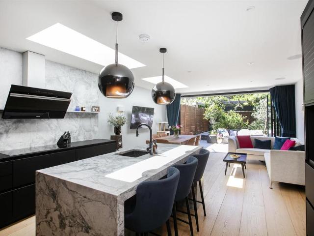House for sale in East Dulwich, Greater London