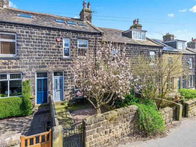 House for sale in Shaw Lane, Guiseley