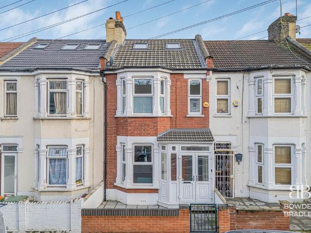 House for sale in Little Ilford, Greater London