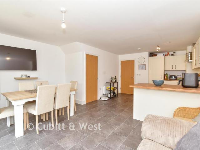 House for sale in Chichester, Littlecote