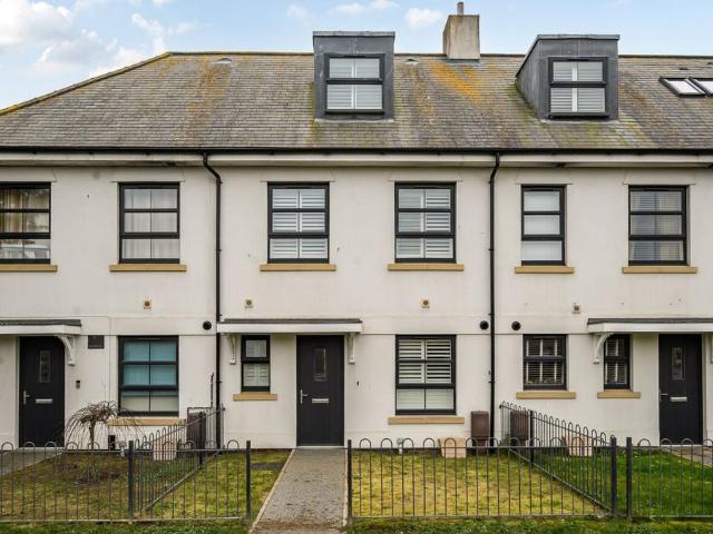 House for sale in Littlecote, West Sussex