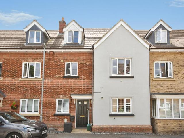 House for sale in Chipping Hill, Essex