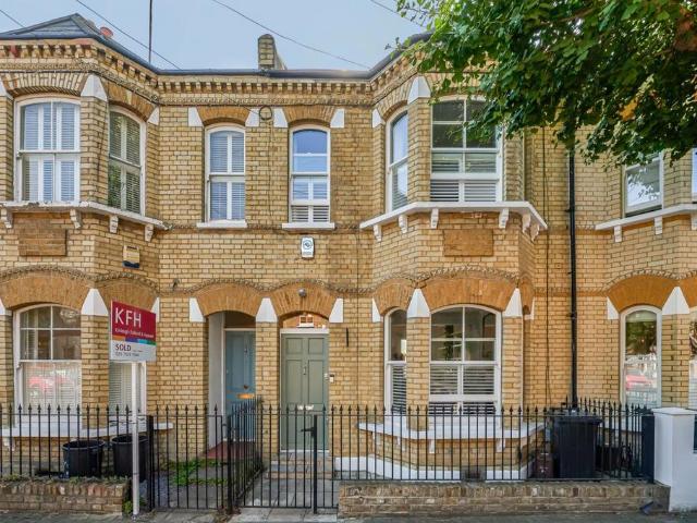 House for sale in Clapham Junction, Greater London