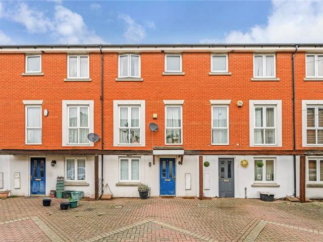 House for sale in Little Heath, Greater London