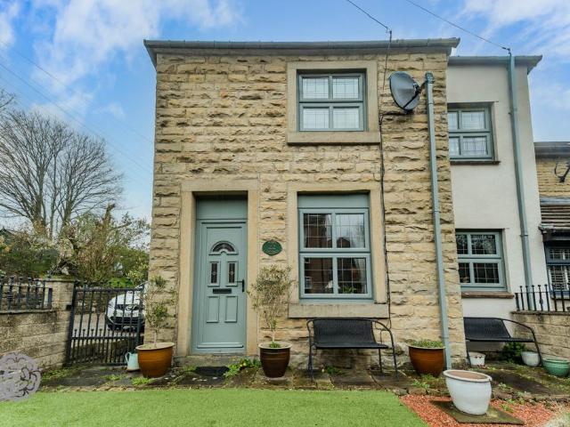 House for sale in Kirklees, Bury