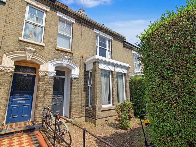 House for sale in Heigham Grove, East Bank