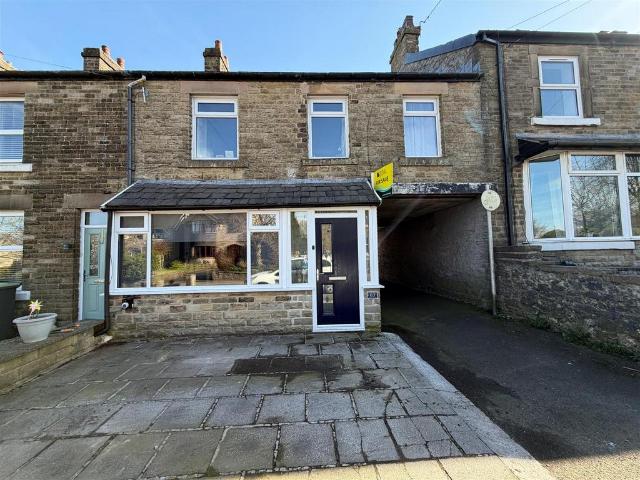 House for sale in Charlesworth, East Midlands