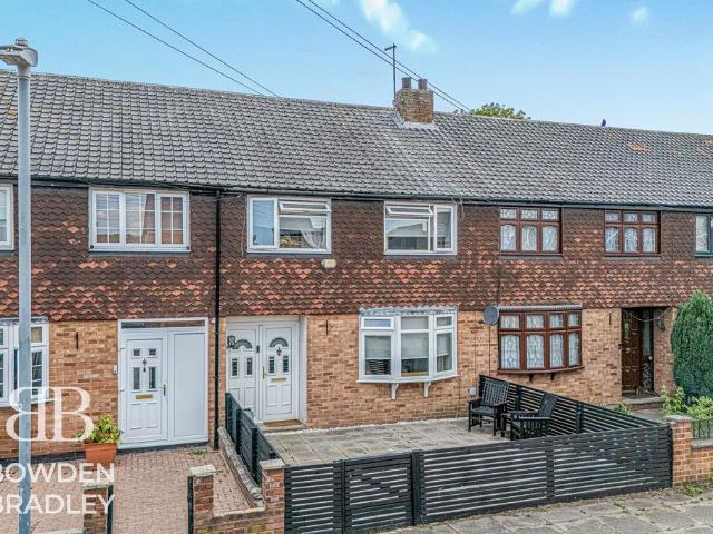 House for sale in Clayhall, Greater London