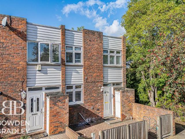 House for sale in London Borough of Redbridge, Greater London