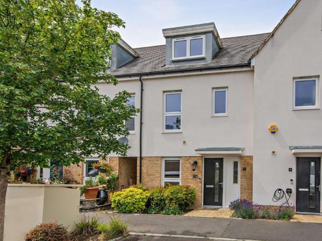 House for sale in Row Town, Surrey