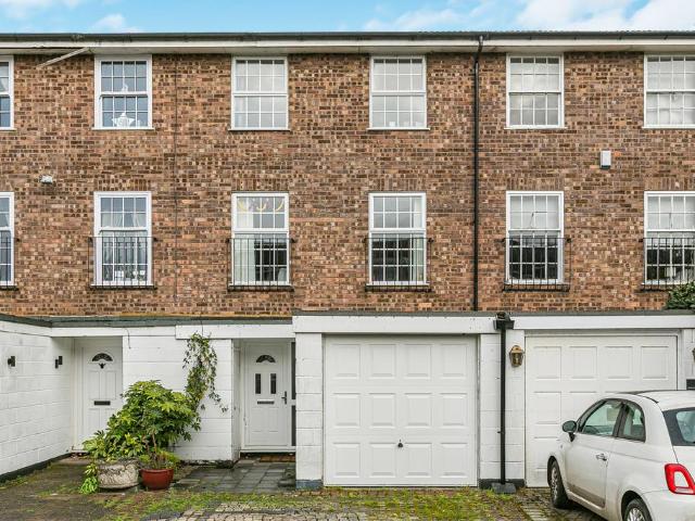 House for sale in Birch Green, Lower Halliford