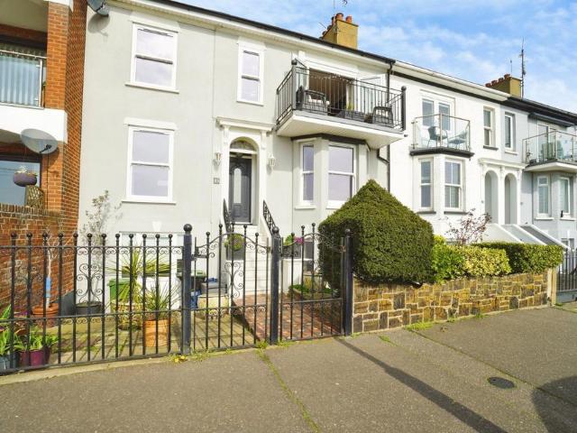 House for sale in Kursaal Estate, Alton Barnes