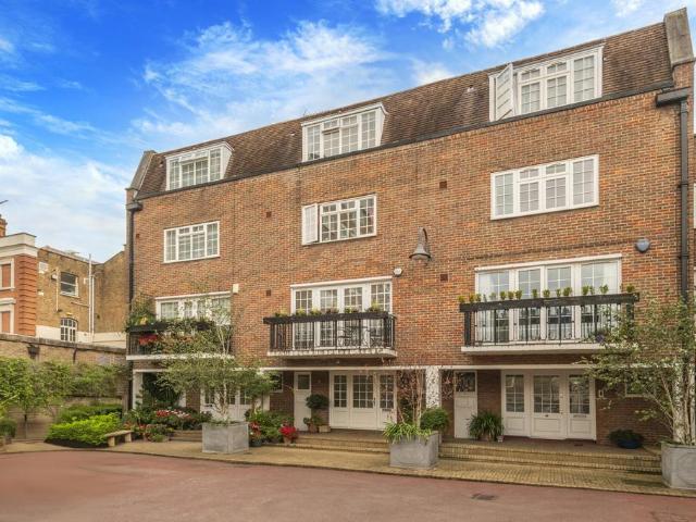 House for sale in St. John's Wood, Greater London