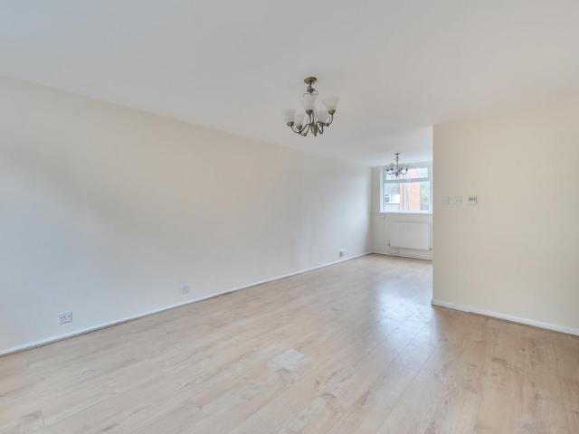 House for sale in Rosehill, Greater London