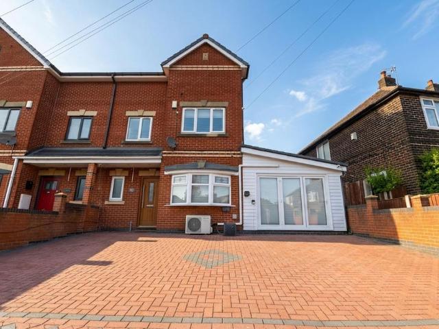 House for sale in Swinton Park, Salford
