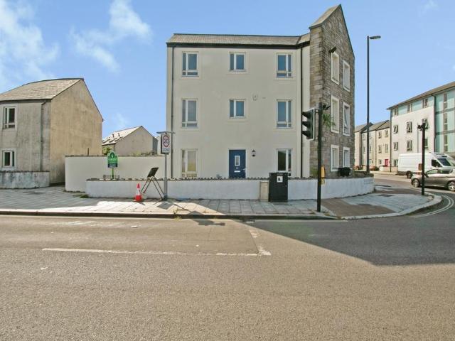 House for sale in Roseworthy, Cornwall