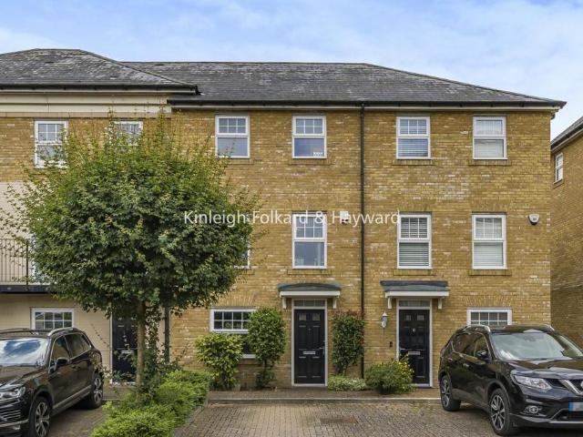 House for sale in Greater London