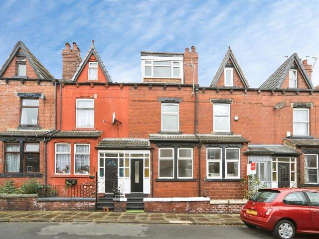 House for sale in Moor End, Leeds