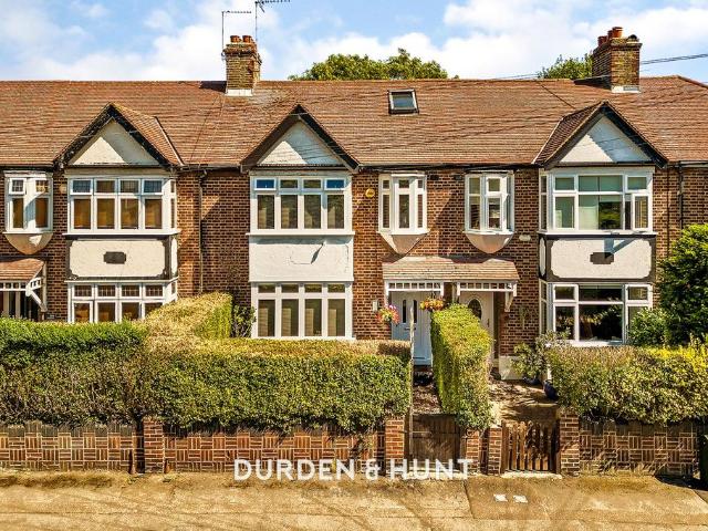 House for sale in Woodford Bridge, Greater London