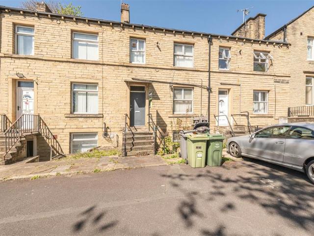 House for sale in Thornton Lodge, Huddersfield