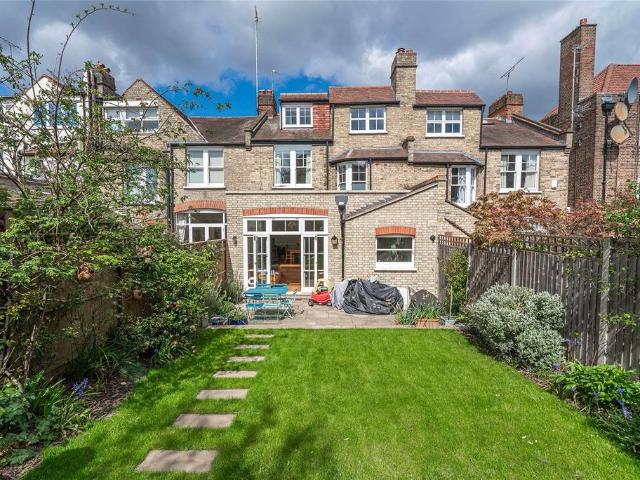 House for sale in Muswell Hill, Greater London