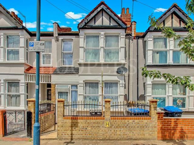 House for sale in Harlesden, Greater London