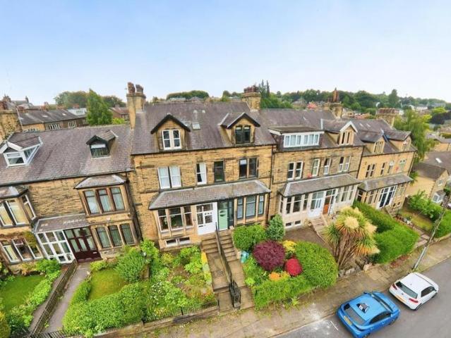 House for sale in Frizinghall, West Yorkshire
