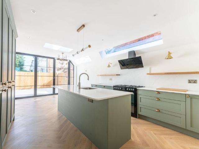 House for sale in Dollis Hill, Greater London