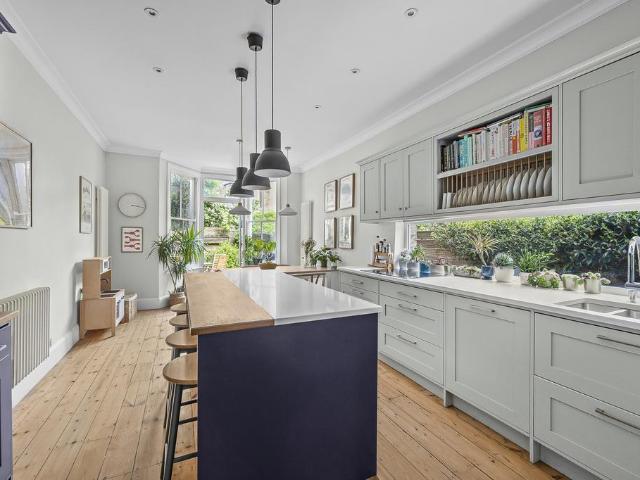 House for sale in London Borough of Lewisham, Brockley