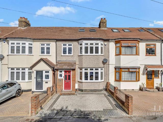 House for sale in London Borough of Havering, Greater London