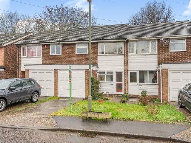 House for sale in Knowle Green, Lower Halliford