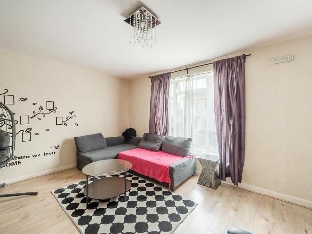 House for sale in London Borough of Ealing, Greater London