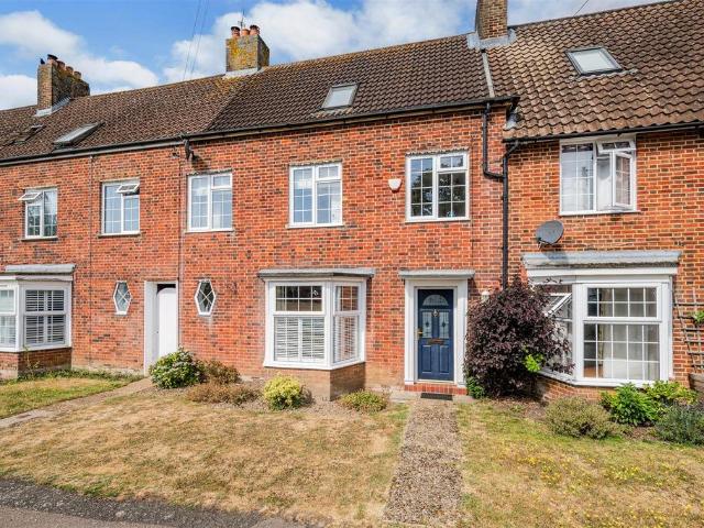 House for sale in Walton On The Hill, Red Hill