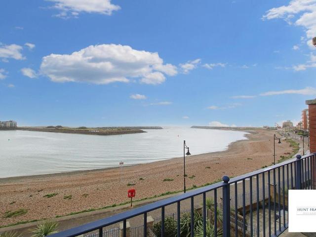 House for sale in Sovereign Harbour, Eastbourne