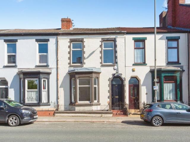 House for sale in Calderstones